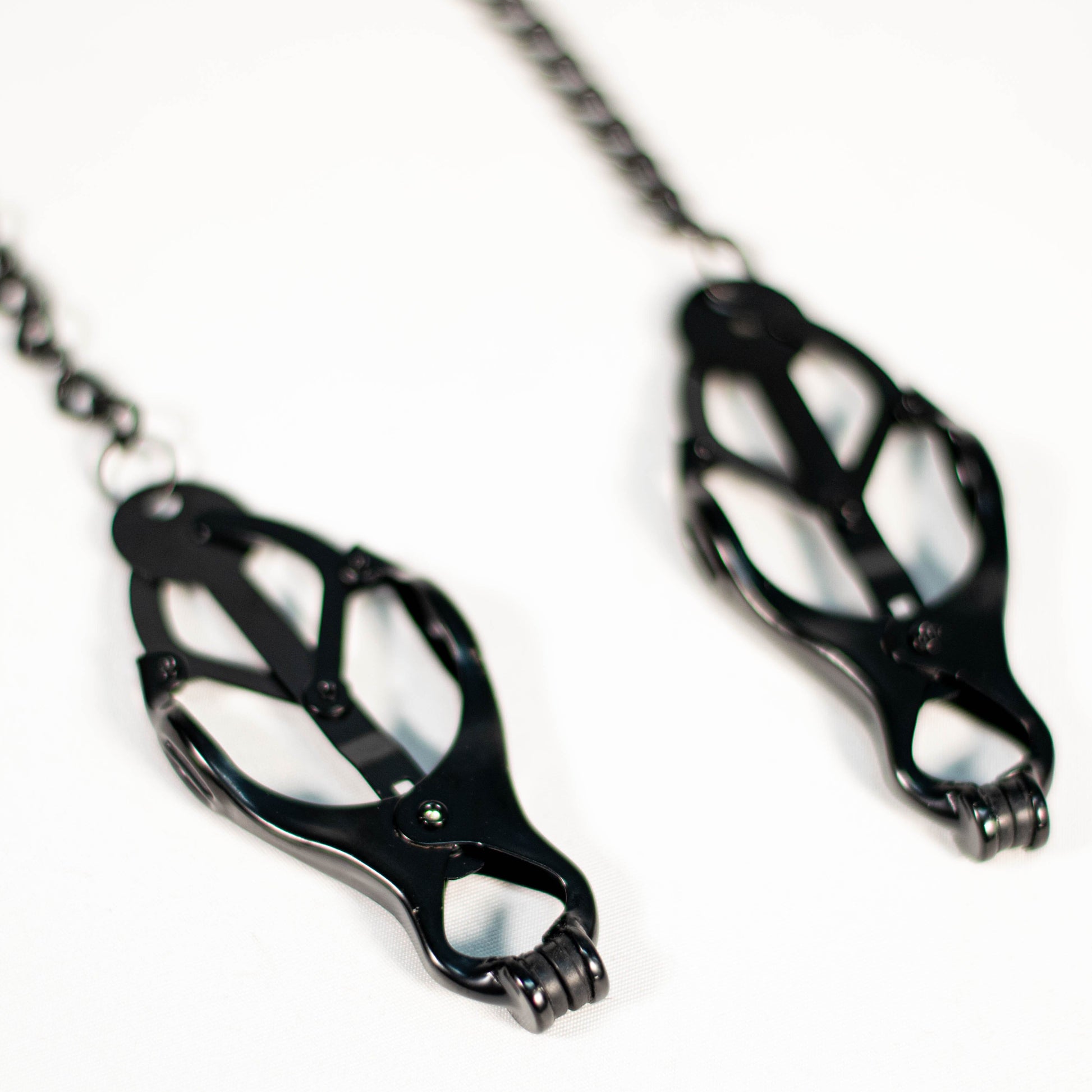 Clover Clamps Black